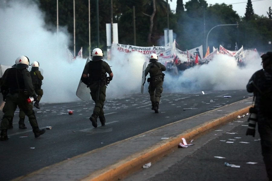 Ο Τσίπρας τα «άκουσε» και από την Ένωση Ελλήνων Χημικών για τη χρήση δακρυγόνων
